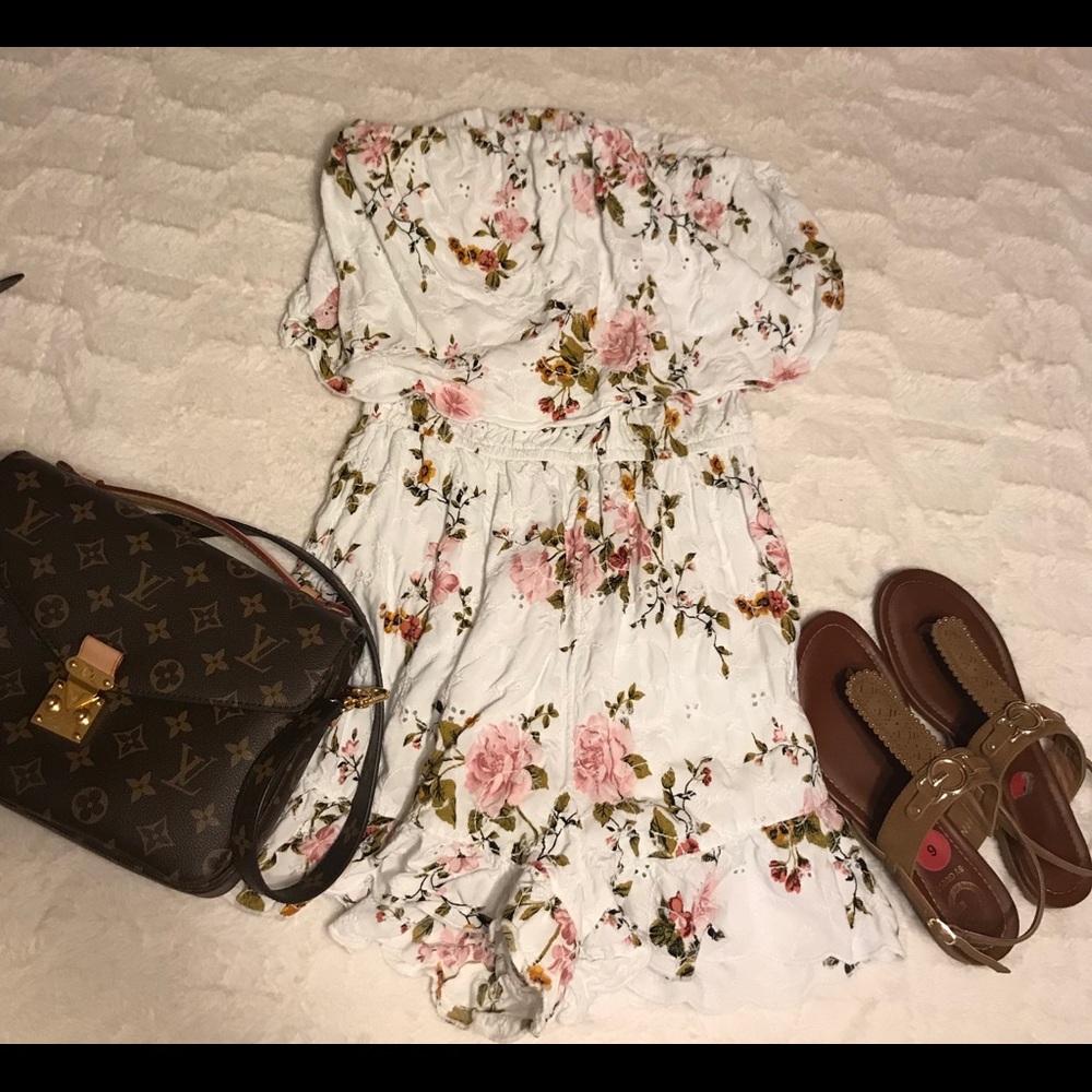 American Eagle White Rose Romper